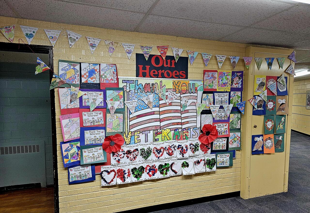 Students create art to thank our Veterans.